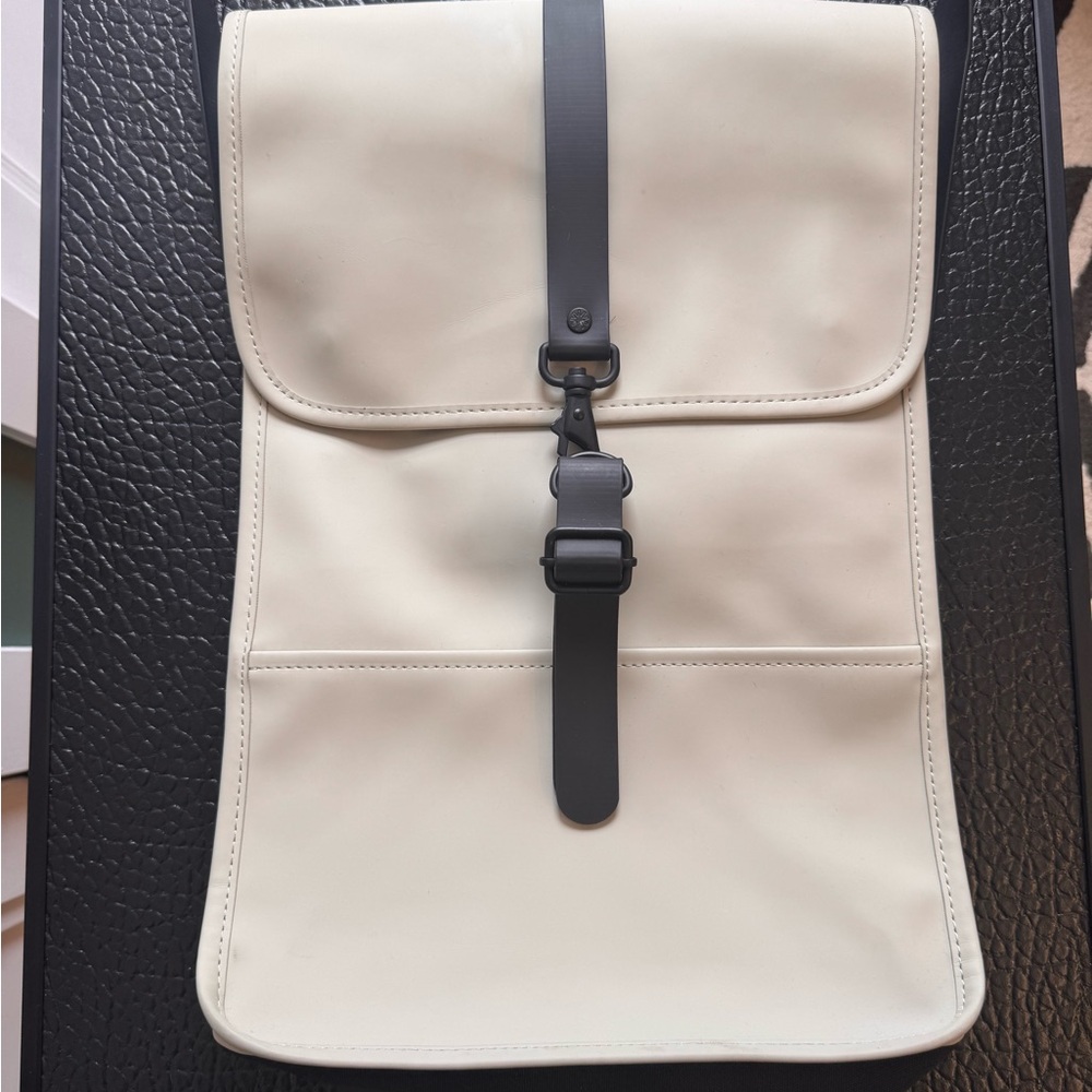 Rains Cream Backpack